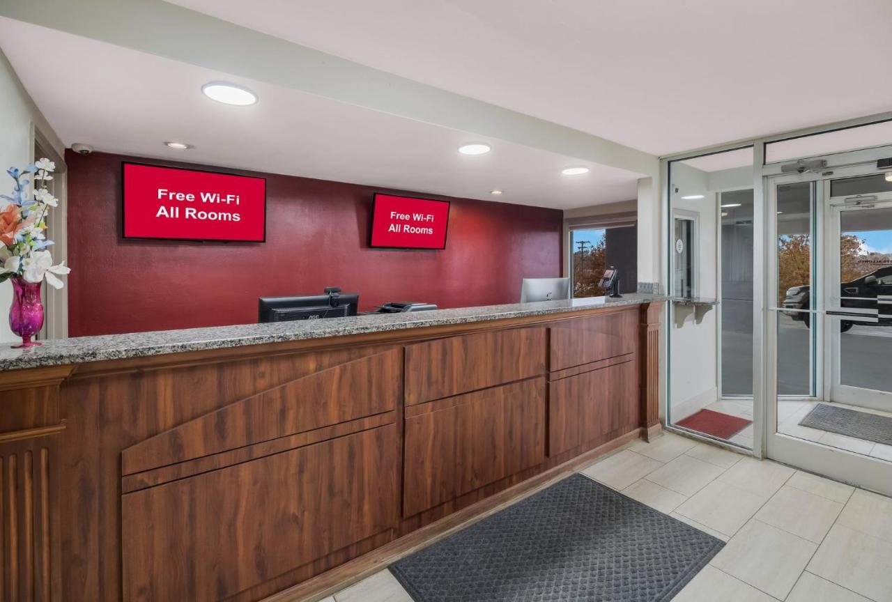 Red Roof Inn & Suites Jackson, Tn Buitenkant foto