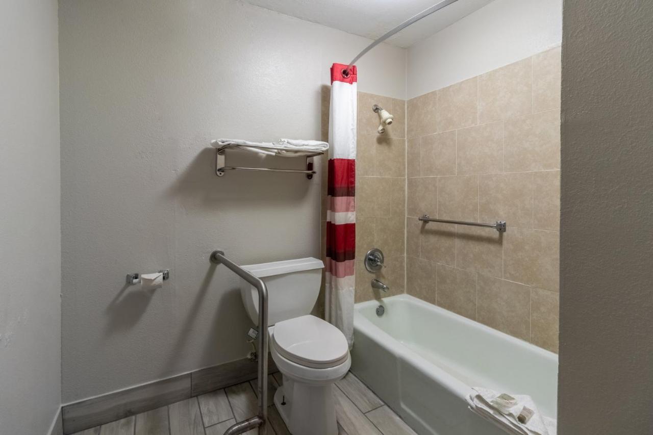 Red Roof Inn & Suites Jackson, Tn Buitenkant foto
